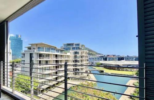 Victoria and Alfred Waterfront Apartamento | Signature Home at Waterfront Canals