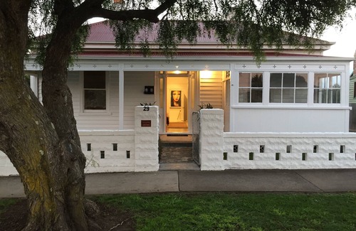 Devonport Casa | Signature on Gunn