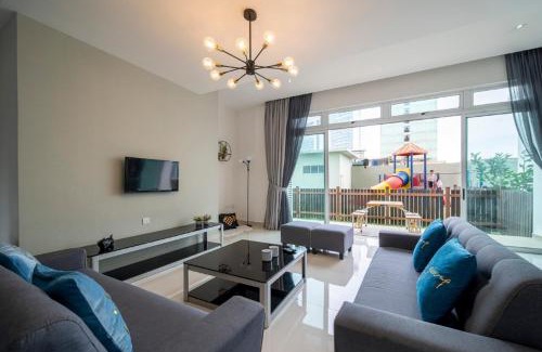 Taman Century Apartamento | Signature Private Pool 16pax KSL Midvalley