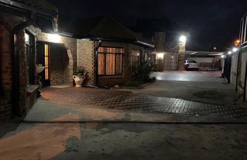 Bronkhorstspruit Cama Y Desayuno | Sikhula Sonke Guest House