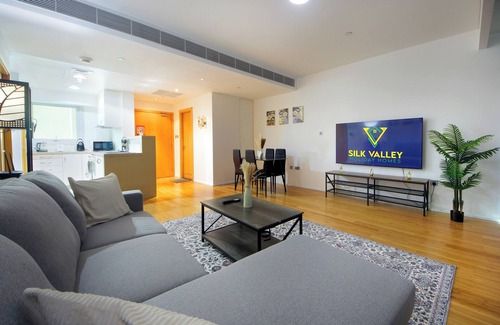 Al Raha Beach Apartamento | Silk Valley - Luxury 1 bedroom with private beach access