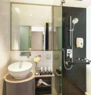 Kwai Chung Hotel | Silka Tsuen Wan, Hong Kong