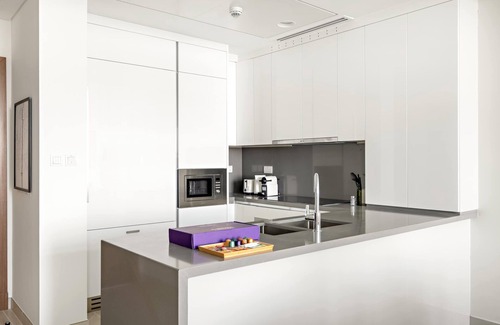 Al Safa Apartamento | Silkhaus Canalside 2BR+Maid |Canal Front Residence