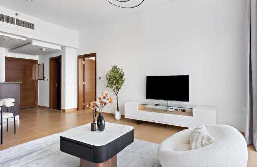 Khalifa City Apartamento | Silkhaus Elite 1BDR Next to Golf Course & Club