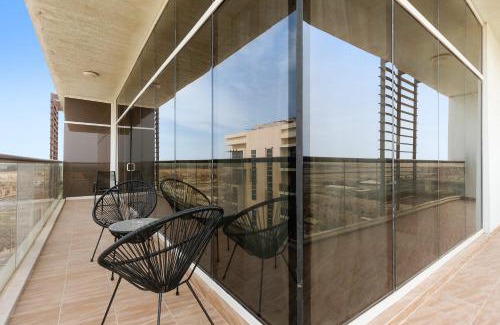 Khalifa City Apartamento | Silkhaus Elite 1BDR Next to Golf Course & Club