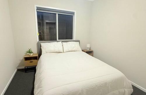 Griffin Casa | Silky Oak Stay - Brand New House in Griffin