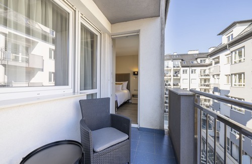 Palace District Apartamento | Silver Crown Hotel & Residence