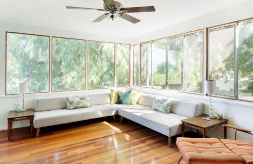 Silver Lake Casa | Silver Lake Mid-century Nestled In The Treetops