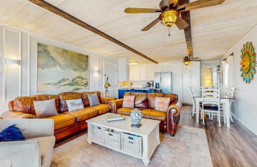 Holden Beach Casa | Silver Linings East