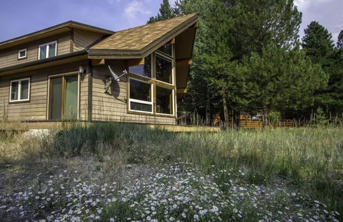 June Lake Casa | Silver Meadows Cabin, June Lake, CA