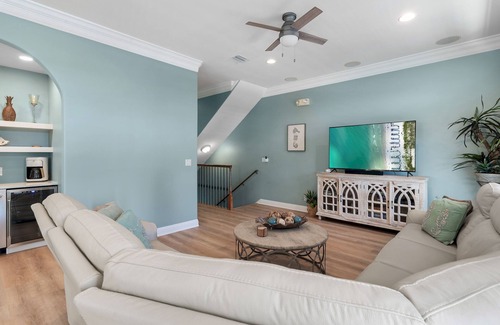 Frangista Beach Casa | 🌴 Silver Peso | Private Pool | Hot Tub | Walk to Beach | Newly Renovated! 🐬