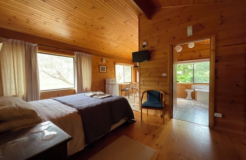 Claude Road Otro | Silver Ridge Retreat