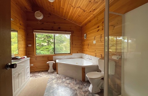 Claude Road Otro | Silver Ridge Retreat
