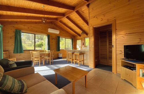 Claude Road Otro | Silver Ridge Retreat