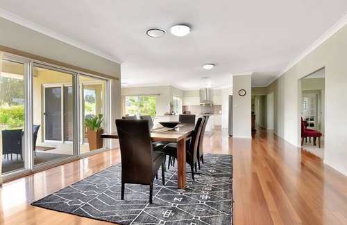 Rothbury Casa | Silver Springs Estate 4br house + 6br house with Wifi, Pool. Fireplace, Views, Olives and Space