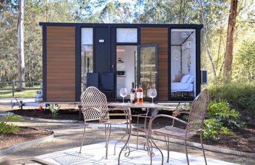 South Maclean Casa | Silveroak Lodge Tiny House by Tiny Away