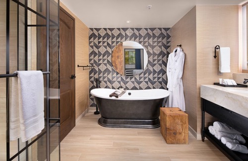 Enterprise Complejo | Silverton Casino Lodge - Newly Renovated