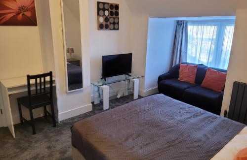 Hemel Hempstead Apartamento | Silvertree Lodge - 2 double bed flat with parking