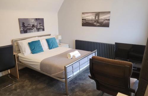 Hemel Hempstead Apartamento | Silvertree Lodge - 2 double bed flat with parking