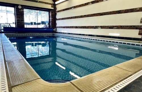 Frome Casa | Silverwood Coach House, with pre booked use of Indoor Swimming Pool