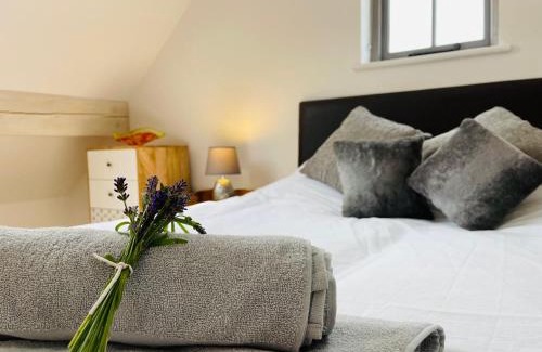 Frome Casa | Silverwood Coach House, with pre booked use of Indoor Swimming Pool