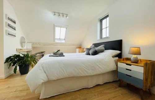 Frome Casa | Silverwood Coach House, with pre booked use of Indoor Swimming Pool