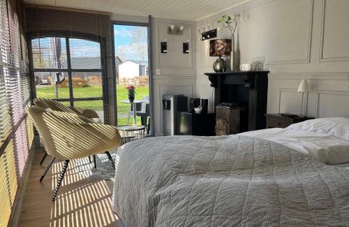 Earnewald Cama Y Desayuno | Simmerwille B&B- Camping- Bootverhuur