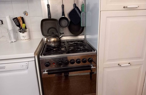 Rivarolo Ligure Apartamento | Simple and essential apartment not far from the center