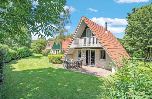 Gramsbergen Casa | Simple bungalow for 6 people in the Vechtdal, located by greenery or water – plenty of outdoor fun and activities for all ages.