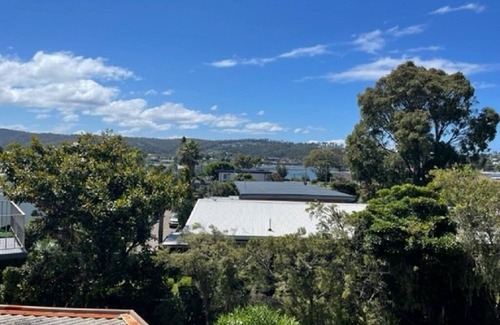 Merimbula Apartamento | Simple, clean and tidy beach unit opposite the beach