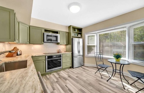 Royal Pines Casa | Simple comforts of home conveniently located