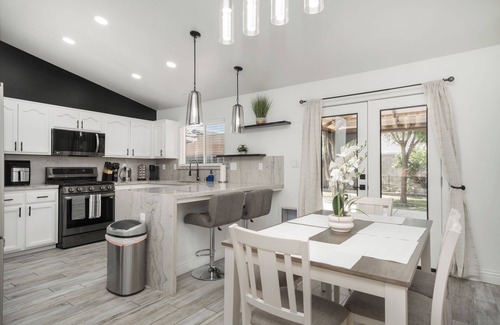 Pumpkin Center Casa | Simple Home for Work or Travel