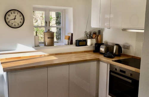 Myddfai Casa | Simple luxury in Brecon Beacons village house