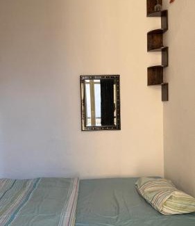 Mitte Apartamento | Simple Room Berlin Mitte Artist and LGBTQ friendly
