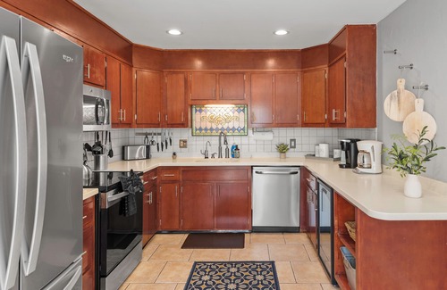 Long Pond Casa | Simply Shores by AvantStay | Private Beach + Dock | Lake Overlook