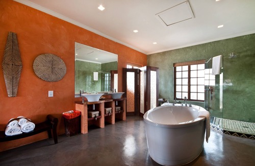 Pollok Beach Casa | Singa Lodge - Lion Roars Hotels & Lodge