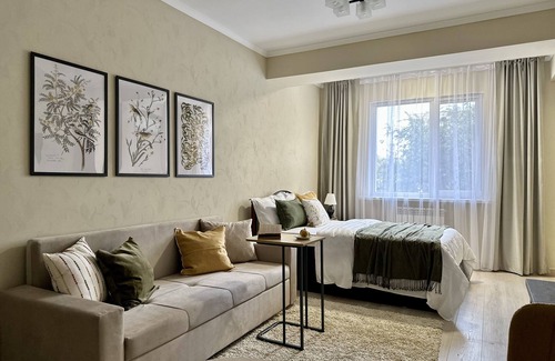 Almaty Apartamento | "Singing birds" charming studio in center of Almaty with WiFi, AC