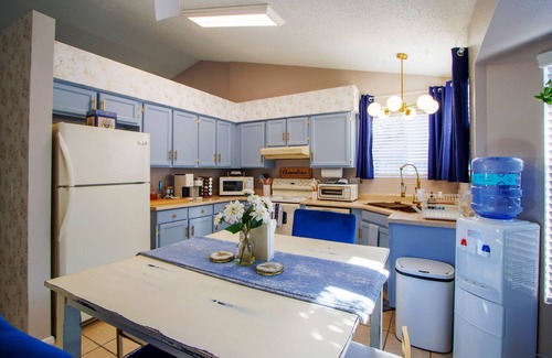 East Mesa Casa | Single-level 3BD 2BTH home w/HotTub, WiFi, 4 Smart TVs