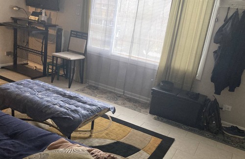 North Chicago Casa | Single occupancy bedroom, in Quiet Townhouse in Waukegan, Room C