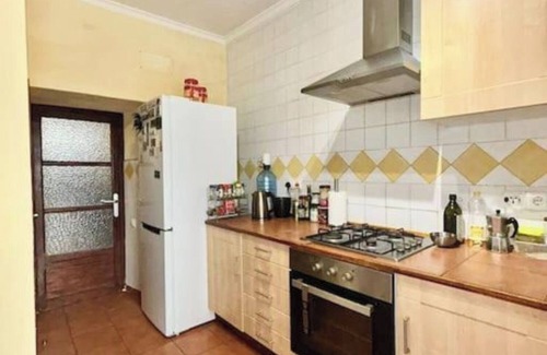Ontinyent Casa | Habitacion sencilla en casa particular, con baño compartido cerca del centro