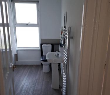 Goodmayes Casa | Single Room near London Seven Kings Train station