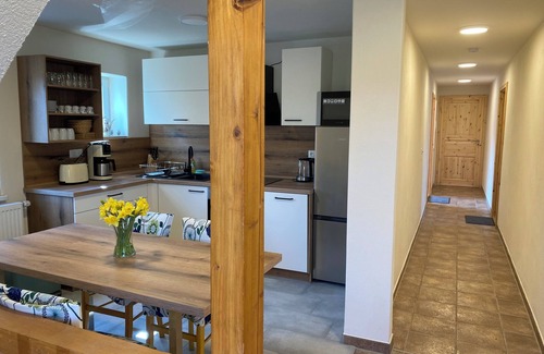 Cossebaude Condominio | Single room with bathroom and shared kitchen at HOFGOHLIS