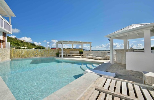 Orient Bay Cama Y Desayuno | Single room with pool 5 min from Hope Estate