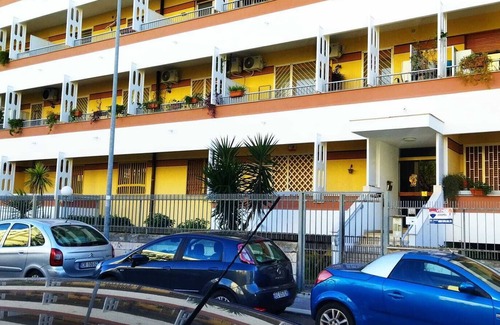 Municipio 2 Casa | SINGLE ROOM WITH PRIVATE BATH AND BALCONY - Ours is a Friendly House