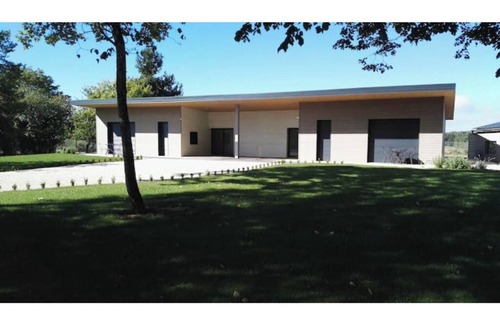 Ampilly-le-Sec Casa | Single-storey gîte, wooded, enclosed and secure grounds.