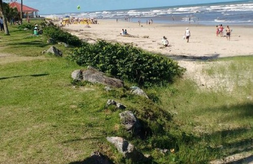 Itanhaem Casa | Casa de una planta a 300mts de la playa, ideal para familias y parejas., Excelente ubicación.