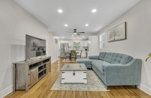 Hope Gardens Casa | Single Story Pet Friendly Home, with Fenced Yard, Fire Pit, 5min to Downtown!