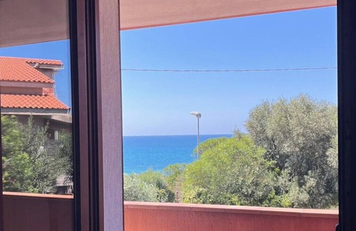 Torre del Pozzo Casa | Casa con el jardín en el mar con la opinión hermosa del mar