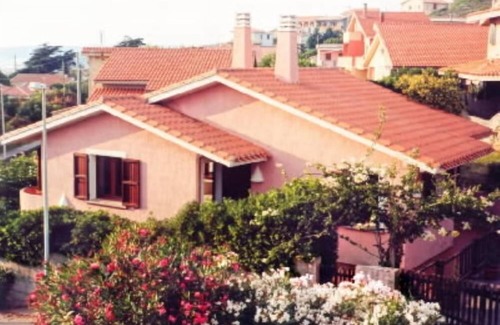 Torre del Pozzo Casa | Casa con el jardín en el mar con la opinión hermosa del mar