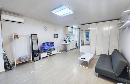Jamwon-dong Apartamento | Sinsa Station 2-Min Walk / Central Gangnam Hideaway